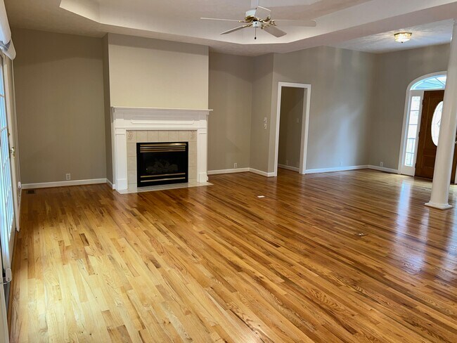 Building Photo - 160 Winged Elm Cir