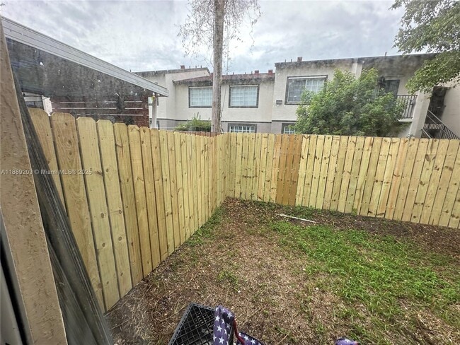 Building Photo - 3944 SW 48th Ave