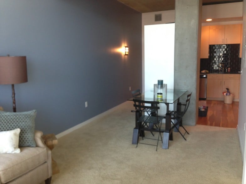 Building Photo - 1700 Bassett St