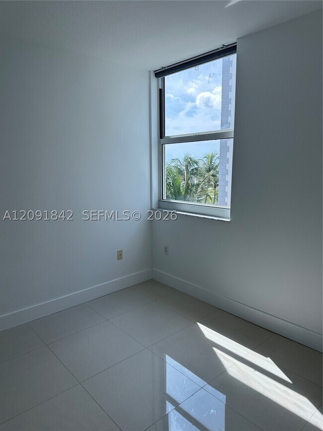 Building Photo - 9201 Collins Ave