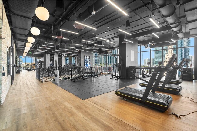 Building Photo - 398 NE 5th St