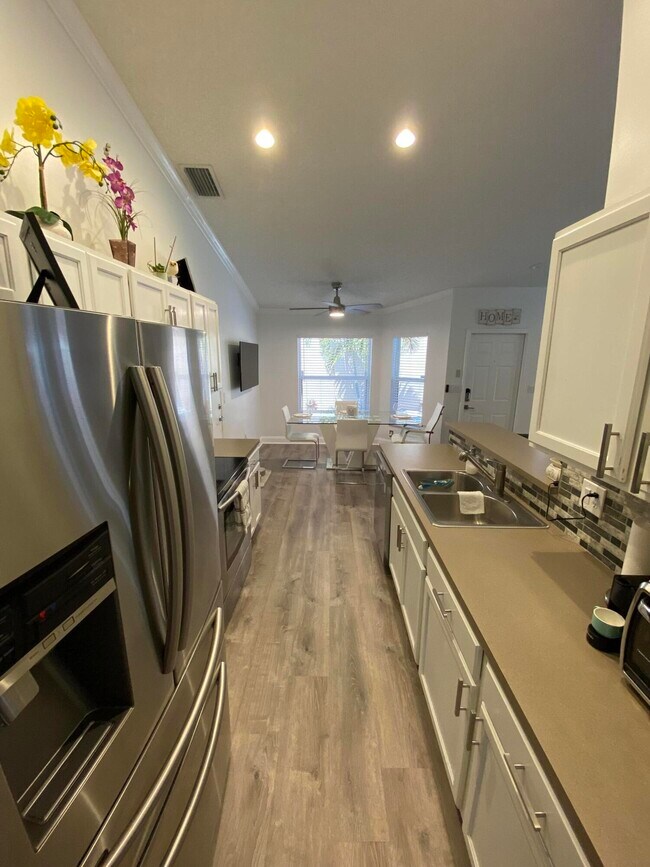 Building Photo - 1835 Magliano Dr