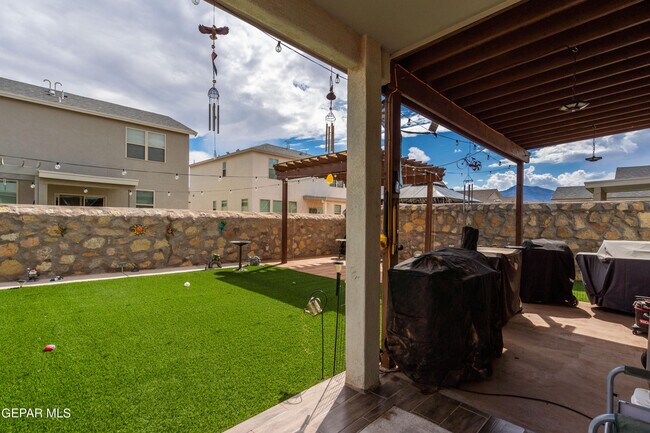 Building Photo - 6044 Hidden Psge Ave