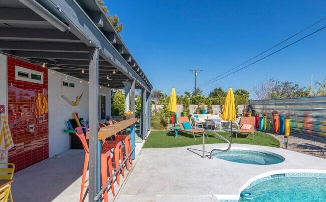Building Photo - Pop Art Paradise- Pool, Spa, and Great Views