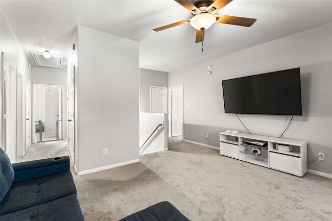 Building Photo - 7419 Chathan Glen Ln