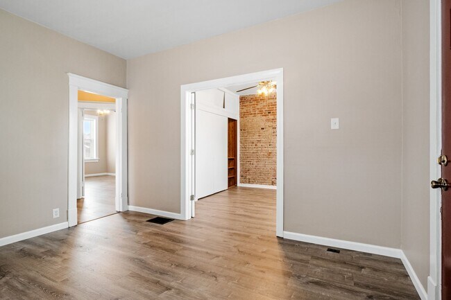 Building Photo - For the Big Dawgs