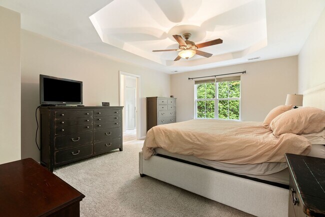 Building Photo - Beautiful 3-Bedroom Townhome in North Raleigh
