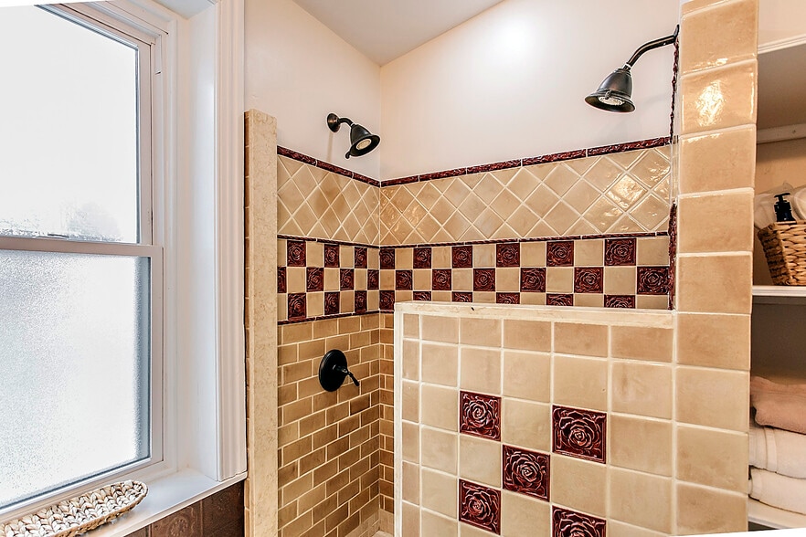 Building Photo - 350 Washington Ave