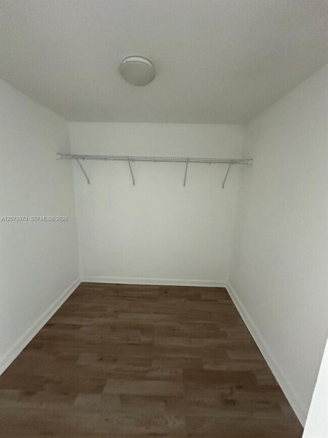 Building Photo - 2101 Brickell Ave