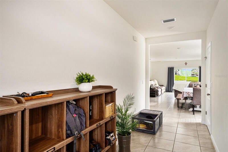 Building Photo - 3528 Maple Grv Wy