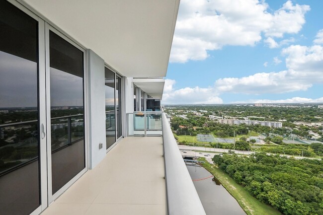 Building Photo - 16385 Biscayne Blvd