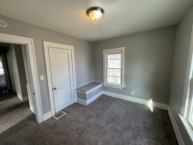 Building Photo - 1414 Iowa St