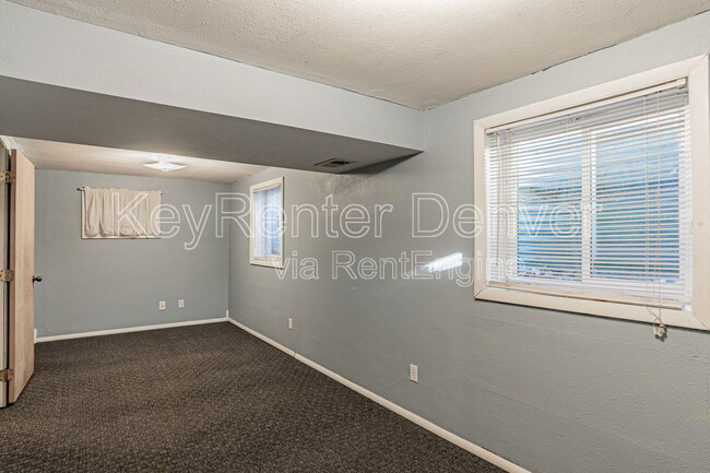 Building Photo - 16508 E Wesley Ave