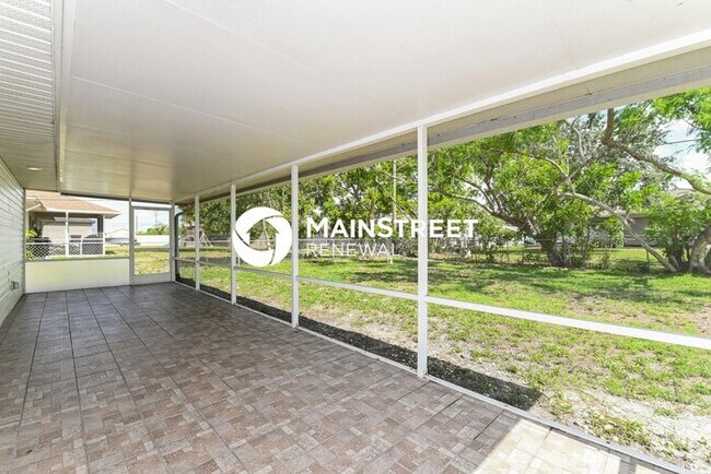 Building Photo - 3 Bedroom Pet-Friendly Home in Cape Coral, FL with Main Street Renewal