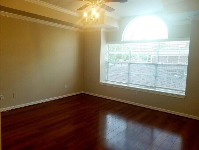 Building Photo - 14218 Swallowfield Dr