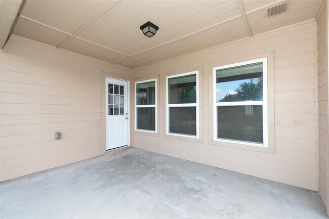 Building Photo - 1349 Twin Estates Dr