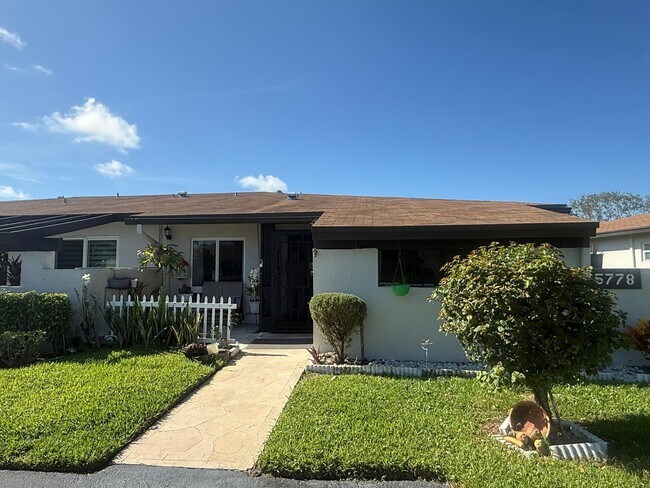 Building Photo - 5778 Phoenix Palm Ct