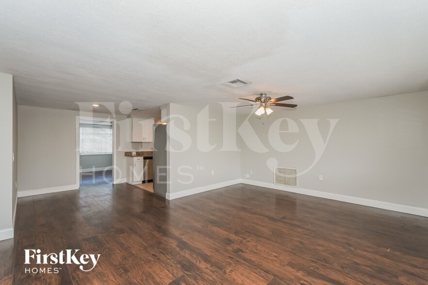 Building Photo - 3625 Galway Dr