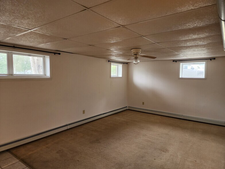 Living Room - 909 16th Ave