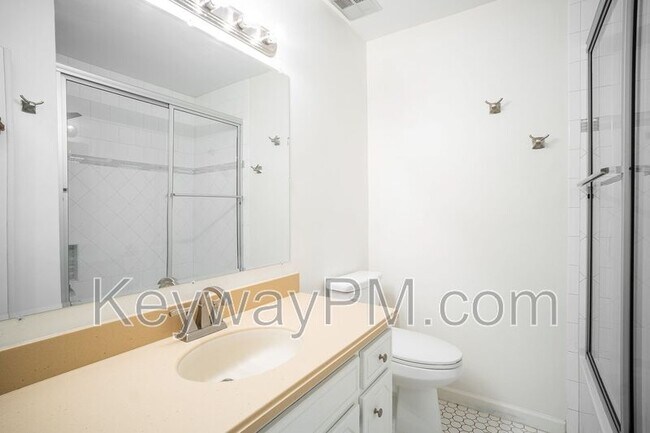 Building Photo - 3420 Linderwood Dr