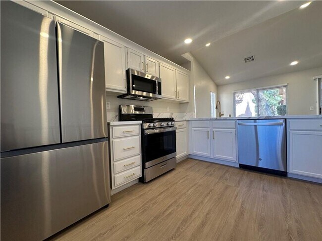 Building Photo - Summerlin 55+ Active Resort!!  Country Clu...