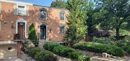 Building Photo - 1404 Barnsdale St