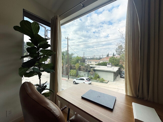 Building Photo - 2284 India St