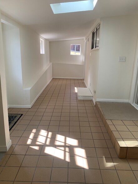 Building Photo - 9080 Santa Lucia Rd