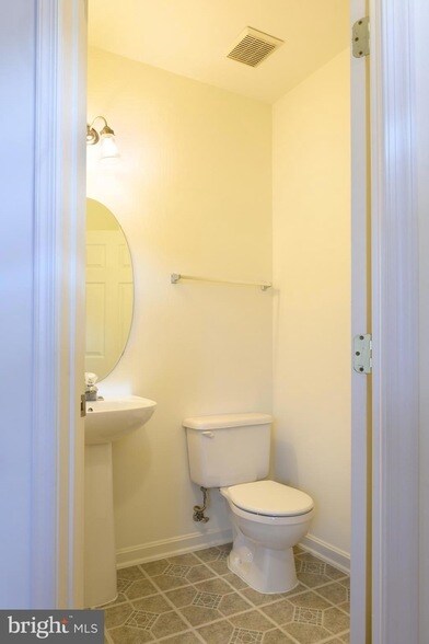 Building Photo - 3842 Koval Ln