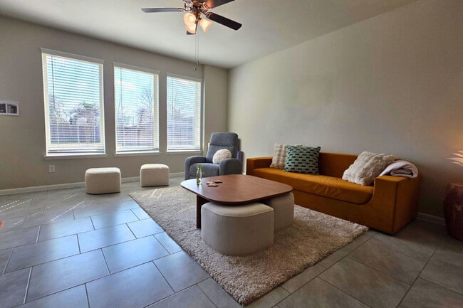 Building Photo - 3803 Lancer Cir