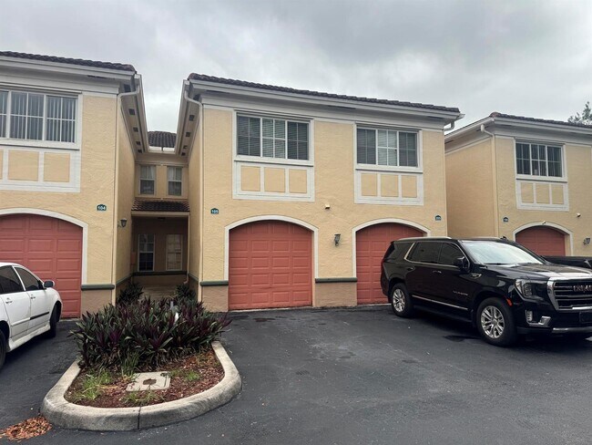 Building Photo - 2490 Centergate Dr