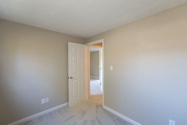 Building Photo - 4 bed 2.5 bath 2 story home with full deck located in Decatur Township