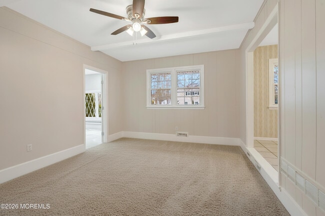 Building Photo - 429 Lake Ave