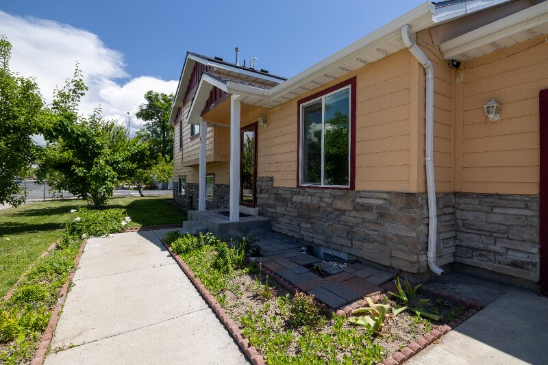 Building Photo - 496 E 3400 S