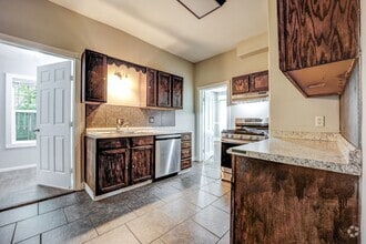 Building Photo - Freshly Updated 3 Bedroom Home