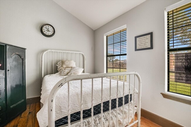 Building Photo - 603 Sunray
