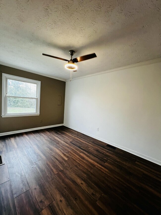 Building Photo - 1230 Trent Blvd