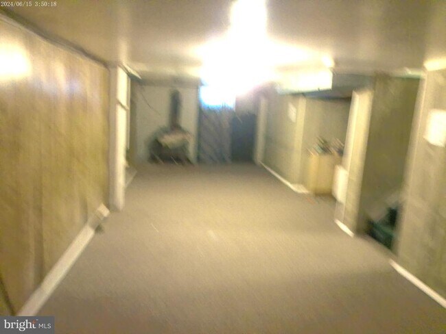 Building Photo - 453 Bayberry St