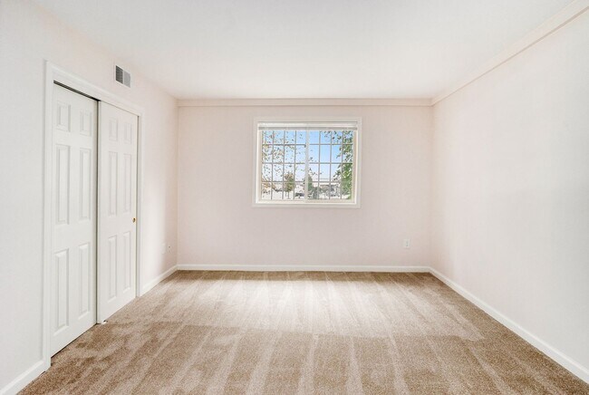 Building Photo - Almont Terrace Apartments