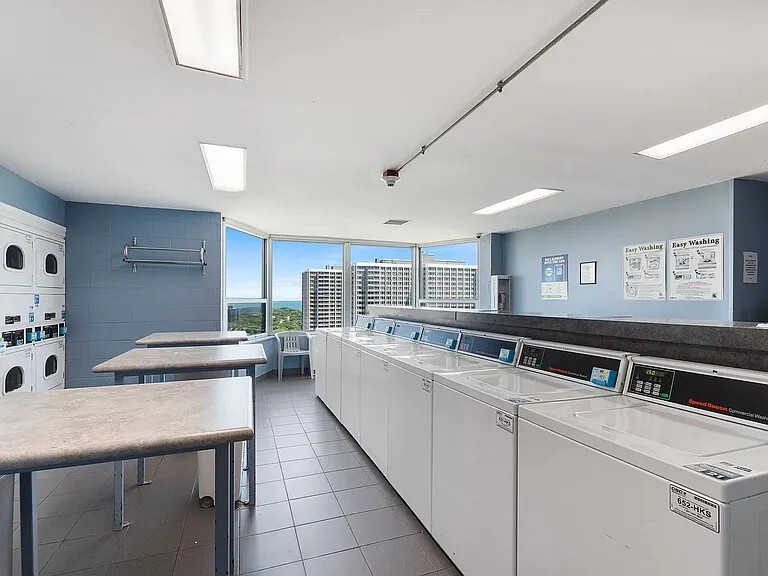 Building Photo - 720 W Gordon Terrace