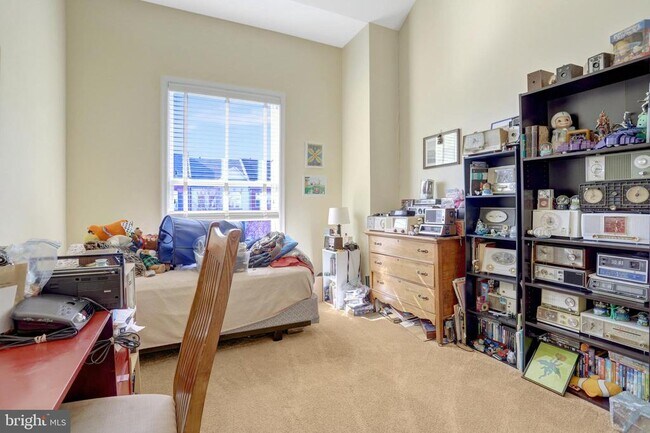 Building Photo - 5257 Bessley Pl