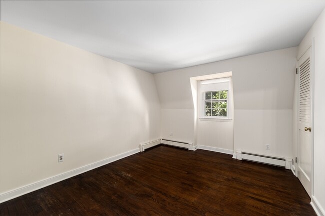 Building Photo - 14 Shoal Point Ln