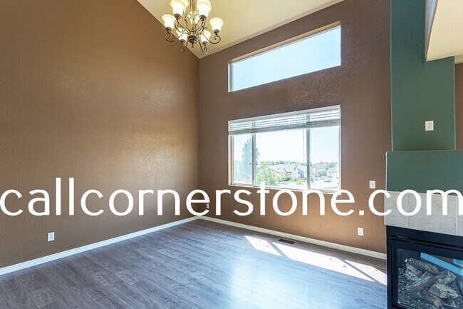 Building Photo - 4394 Crow Creek Dr