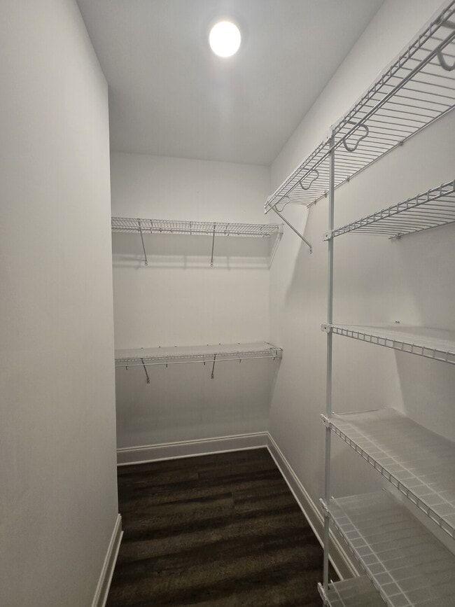 Building Photo - Charming 3-Bedroom Retreat Near Hamilton Place