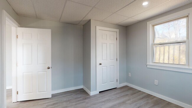 Building Photo - 7 Island Ave