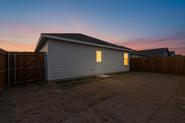 Building Photo - 3 Bedroom, 2 Bath Single-Story Lennar Home in Eastland Community