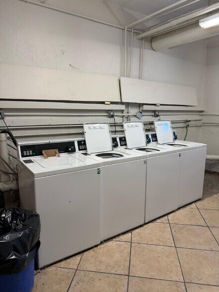 Building Photo - 89 Ridgewood Ave