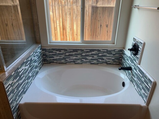 Building Photo - Beautiful Home in Northwest Bakersfield