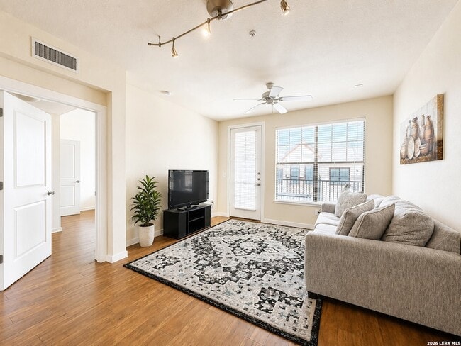 Building Photo - 7342 Oak Manor Dr