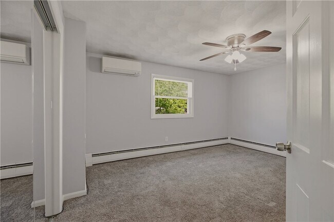 Building Photo - 5 Seth St